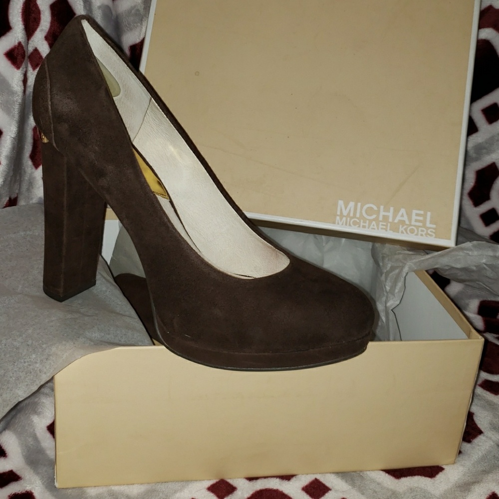 Michael Kors 9 1/2M pumps; only wore a few times